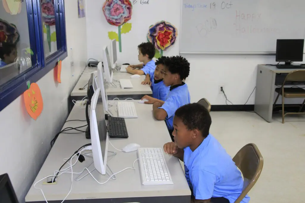 Students at the Boys and Girls Clubs of Greater Peoria using the Lift Zone.