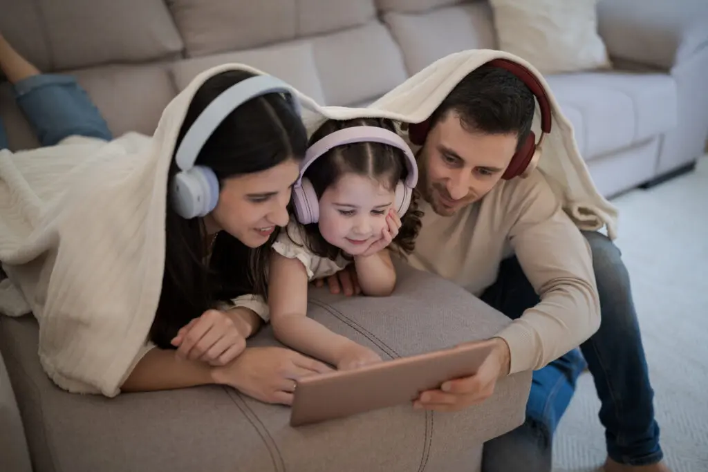A family moving has superior WiFi and high speed Internet with the help of Xfinity tips for moving in Illinois..