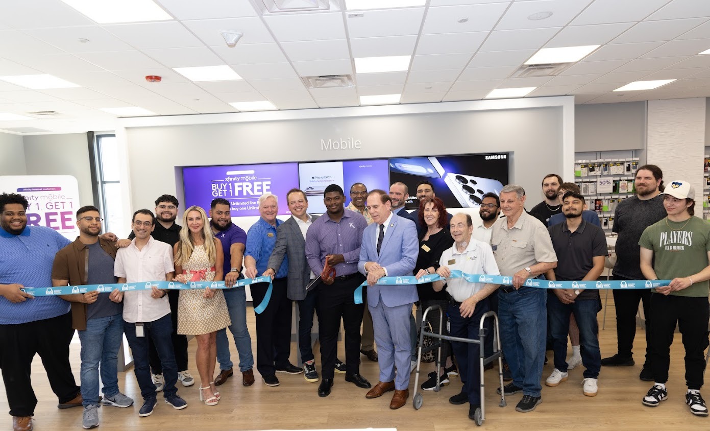 Schaumburg Xfinity Store Ribbon Cutting