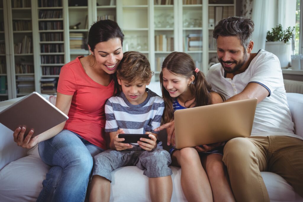 With Xfinity Internet and WiFi, residents of Illinois enjoy high speed, reliable and secure streaming, gaming and talking with Xfinity internet plans.