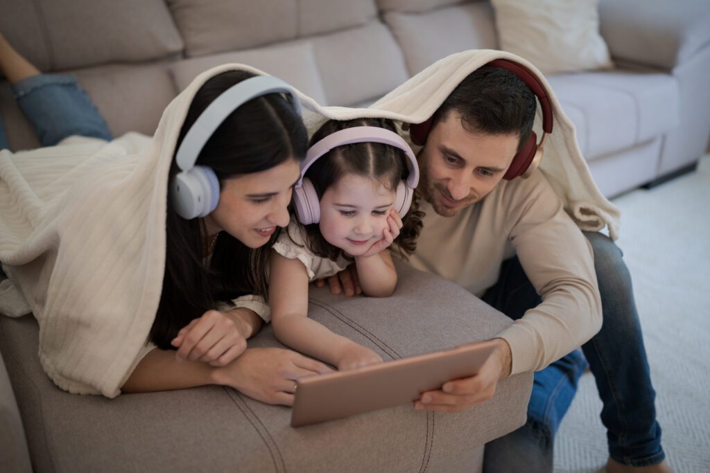 A family moving has superior WiFi and high speed Internet with the help of Xfinity tips for moving in Illinois..