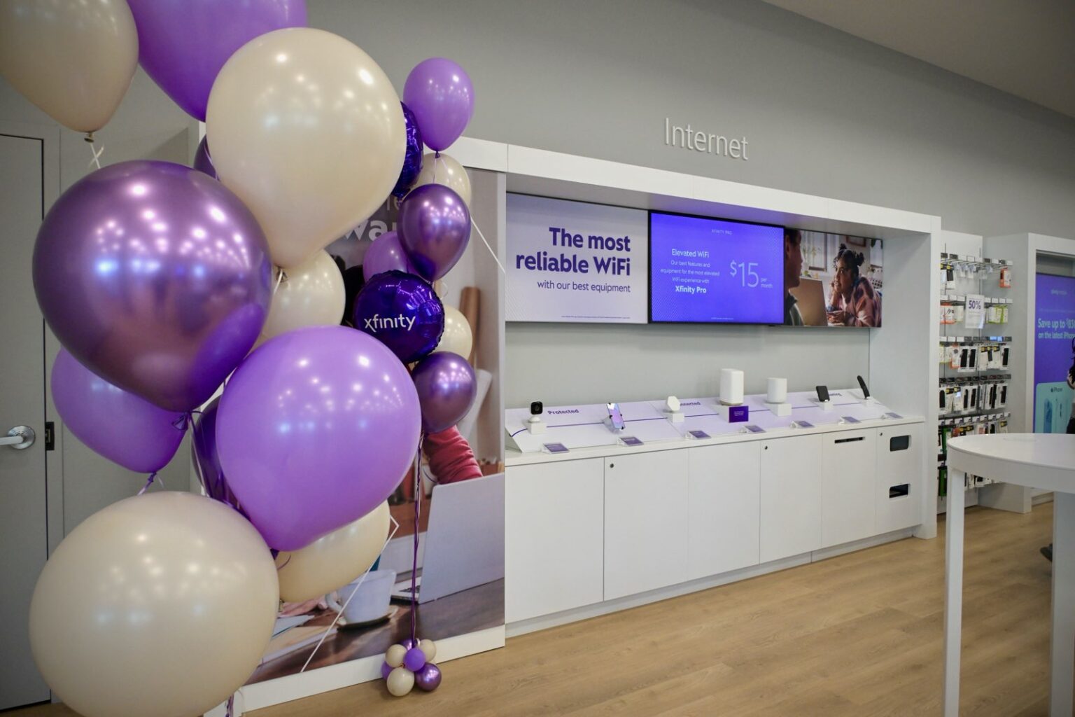 Comcast Completes Renovation of Chicago Xfinity Store | Comcast Greater ...
